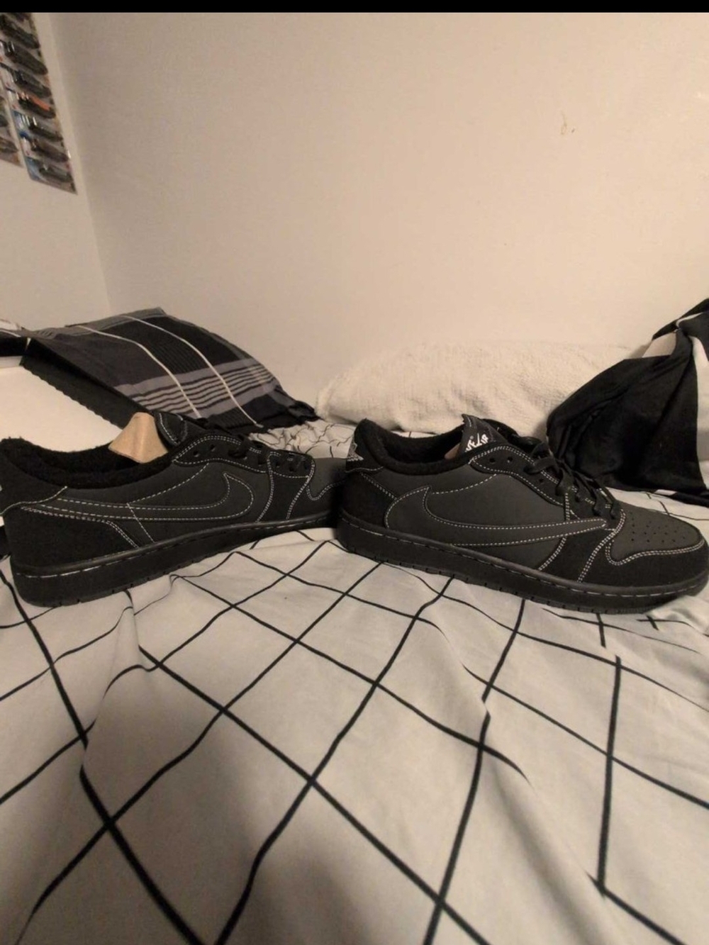 Men's Black Low-Top Casual Sneakers - Picture 2 of 10